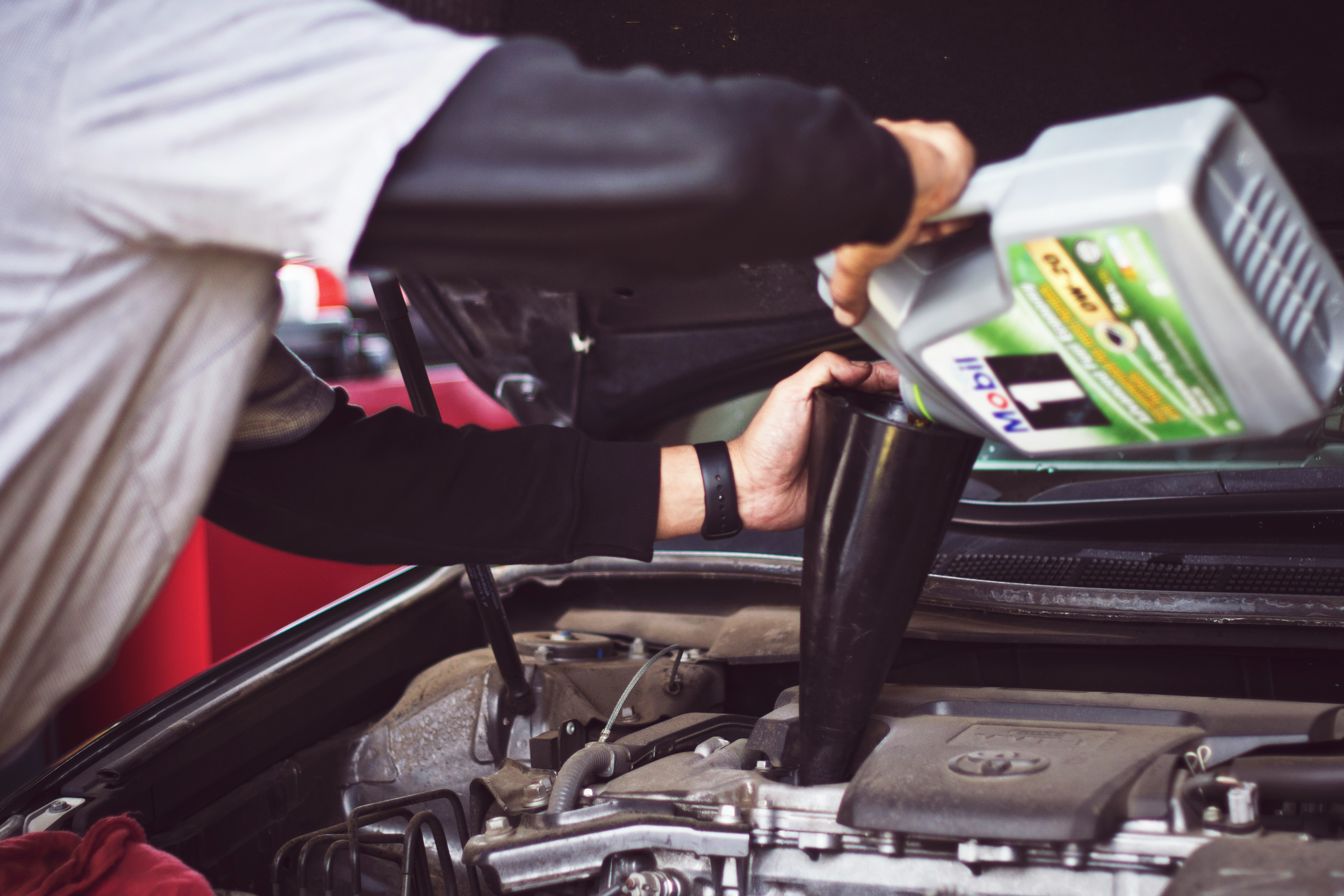 Peugeot Araçlarda Motor Yağı Seçimi ve Değişim Süresi